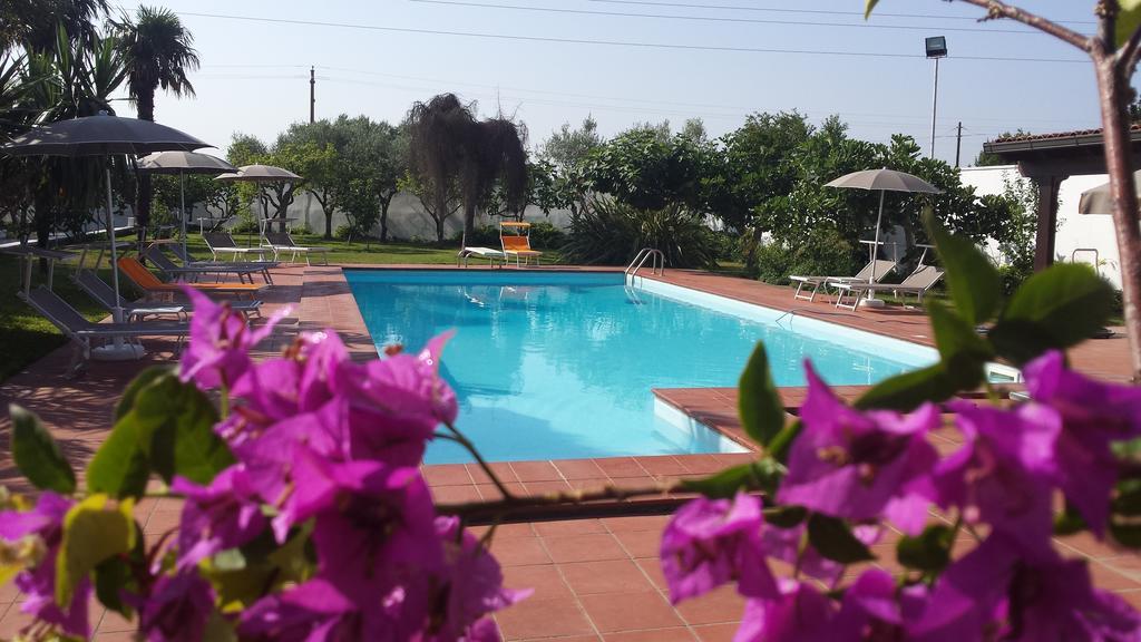Borgo Fiore Country House ซาลิเช ซาเลนติโน ภายนอก รูปภาพ