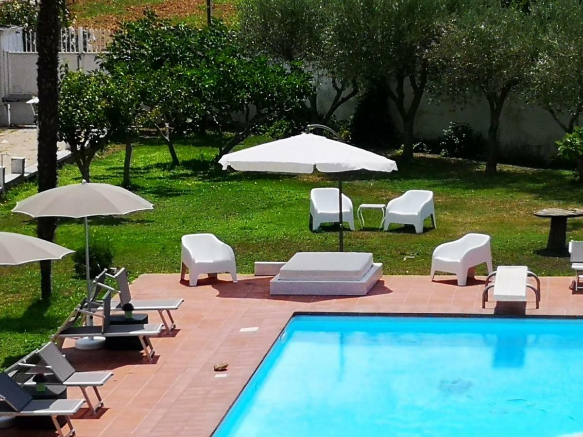Borgo Fiore Country House ซาลิเช ซาเลนติโน ภายนอก รูปภาพ