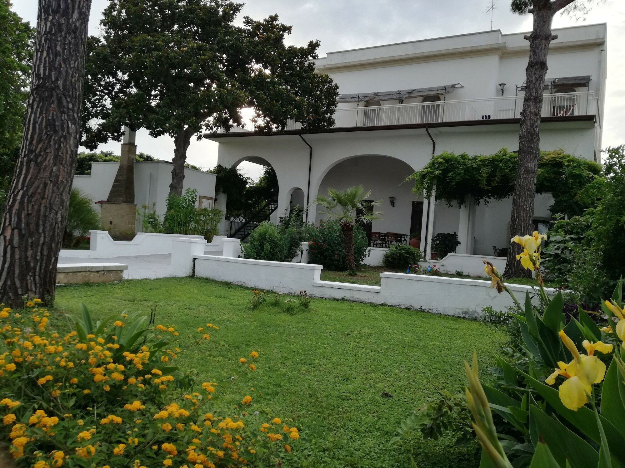 Borgo Fiore Country House ซาลิเช ซาเลนติโน ภายนอก รูปภาพ